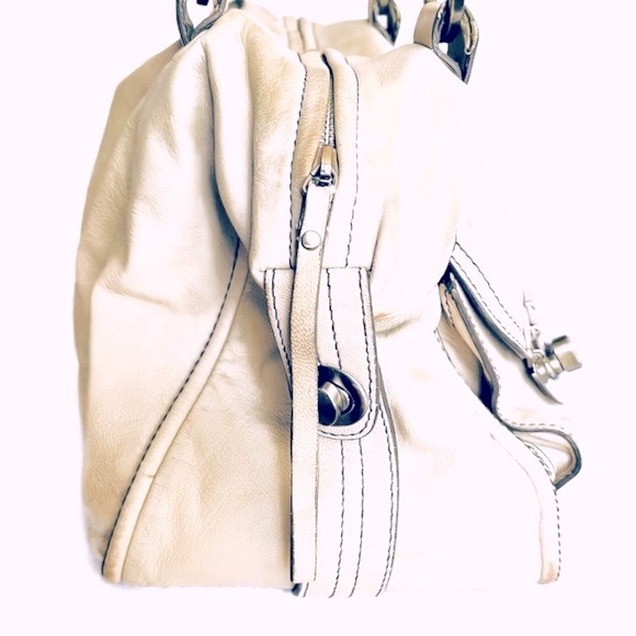 M!MCO Australia Y2K Classic Buckle Hardware Cream Leather Purse - Picture 4 of 15